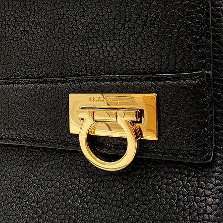 Ferragamo(��󰡸�) 21 F275 ���� ī����Ų ���� ���� ��ġ�� ���̾� ��� ũ�ν��� (���ַԵ���) �̹���4 - ���̺��� �߰���ǰ