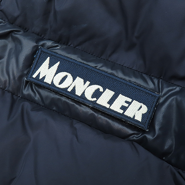 MONCLER(��Ŭ����) E20914194085 SERVIERES ���̺� �����񿡸� �ٿ� �е� ���� - 6 [���ε�������] �̹���4 - ���̺��� �߰���ǰ
