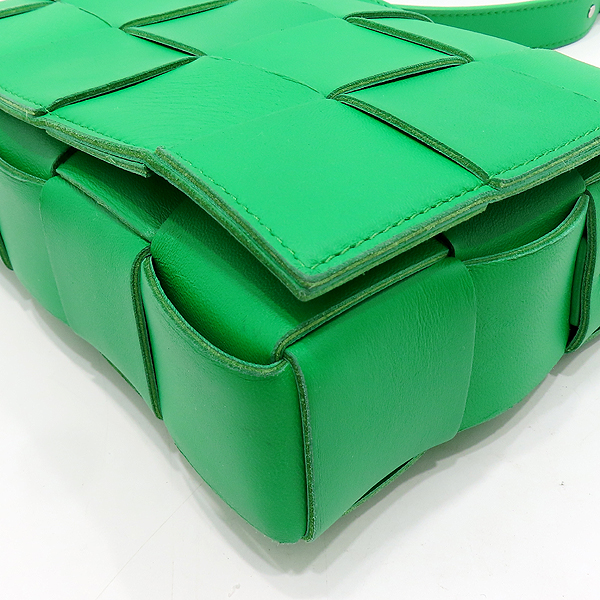 BOTTEGAVENETA(���װ�����Ÿ) 578004 �з�Ŷ �÷� ���� ��Ʈ��ġ���� ī��Ʈ ũ�ν��� [��õ��] �̹���4 - ���̺��� �߰���ǰ