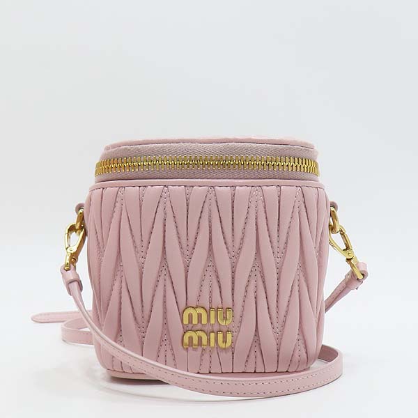 MiuMiu(�̿�̿�) 5NR018 ���׶�� ���� �̴� �Ŀ�ġ ũ�ν��� [��õ��] �̹���2 - ���̺��� �߰���ǰ