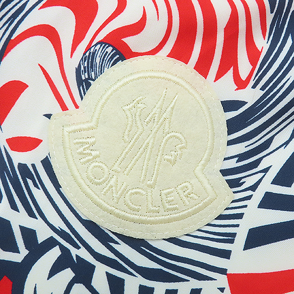 MONCLER(��Ŭ����) I10911A00150 ORNAIN �ΰ� ����Ʈ �ٶ����� �������� -4 [���ε�������] �̹���4 - ���̺��� �߰���ǰ