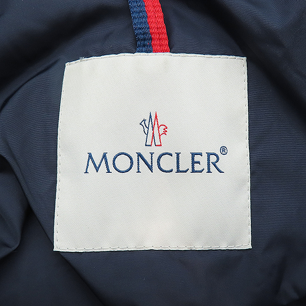MONCLER(��Ŭ����) E20914194085 SERVIERES ���̺� �����񿡸� �ٿ� �е� ���� - 6 [���ε�������] �̹���5 - ���̺��� �߰���ǰ