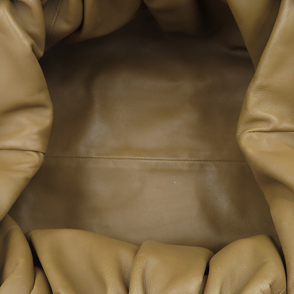 BOTTEGAVENETA(���װ�����Ÿ) 576227 ī�� �÷� ���� ���ι� ���� Ŭ��ġ [�б�����] �̹���6 - ���̺��� �߰���ǰ
