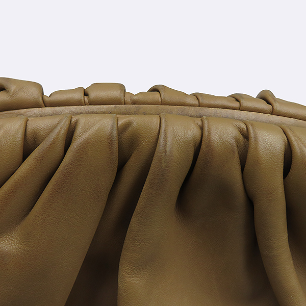 BOTTEGAVENETA(���װ�����Ÿ) 576227 ī�� �÷� ���� ���ι� ���� Ŭ��ġ [�б�����] �̹���4 - ���̺��� �߰���ǰ
