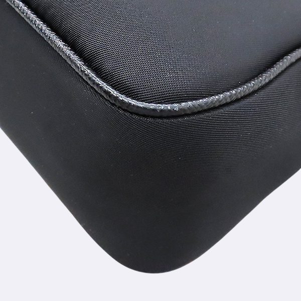 Prada(�����) 1NE204M ���� ������� ���ǾƳ� Ʈ���� �����Ϸ� �̴� ȣ�� ����� [�λ꼾�Һ���] �̹���4 - ���̺��� �߰���ǰ