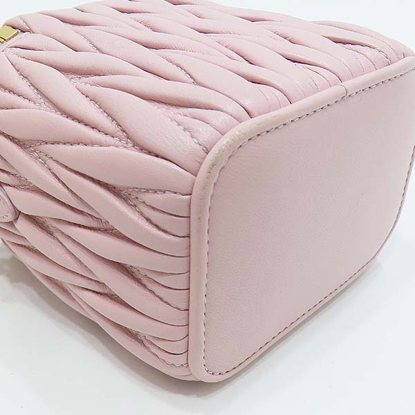 MiuMiu(�̿�̿�) 5NR018 ���׶�� ���� �̴� �Ŀ�ġ ũ�ν��� [��õ��] �̹���6 - ���̺��� �߰���ǰ