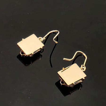 Dior(ũ����î���) ���� ũ����Ż D�ΰ� ť�� ��� �� �Ͱ��� (���ַԵ���) �̹���4 - ���̺��� �߰���ǰ