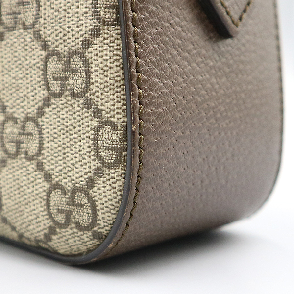 Gucci(����) 476466 GG �ΰ� ������ ĵ���� �׿� ��Ƽ�� �޽��� ũ�ν��� [�뱸��������] �̹���4 - ���̺��� �߰���ǰ