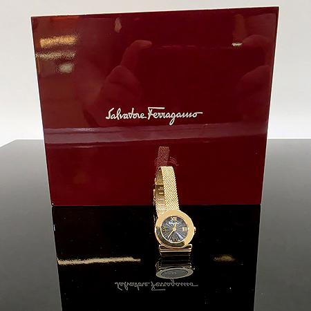 Ferragamo(��󰡸�) SF43 ���� ��ġ�� ���� �޽� ���� �巹�� ��ƿ �ð� (���ַԵ���) �̹���3 - ���̺��� �߰���ǰ