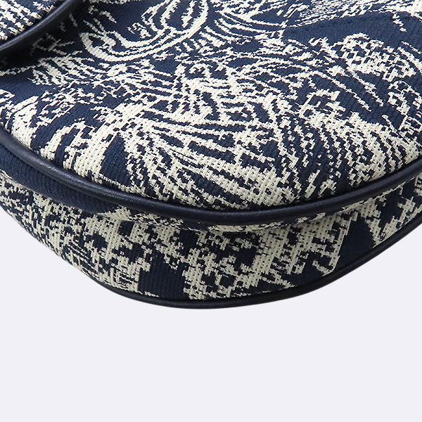 Dior(ũ����î���) M0446CTFO �к긯 Ʈ�� �� ���� ������ Saddle(����) ����� [�λ꼾�Һ���] �̹���3 - ���̺��� �߰���ǰ