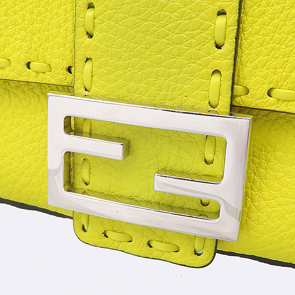 Fendi(���) 8BS017 ���ο� �������� �ٰ�Ʈ �̴� ��Ʈ�� + ü�� ��Ʈ�� 2WAY [��������] �̹���4 - ���̺��� �߰���ǰ