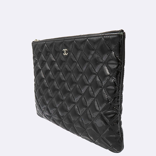 Chanel(����) A82545 Ŭ���� ���� ���̴�Ʈ ���� CC �ΰ� ���̵� Ŭ��ġ [��������] �̹���2 - ���̺��� �߰���ǰ