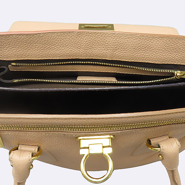 Ferragamo(��󰡸�) 21 F293 �ε���ũ �÷� ��Ƽ ��ġ�� ����ΰ� �� ��� ��Ʈ�� + �����Ʈ�� 2WAY [���ε�������] �̹���5 - ���̺��� �߰���ǰ