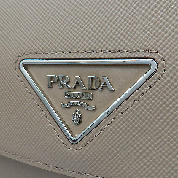 Prada(�����) 1BD249 ������ ���ǾƳ� ���̵�ƼƼ Ʈ���̾ޱ� �ΰ� �÷� ��� ũ�ν��� [��������] �̹���4 - ���̺��� �߰���ǰ