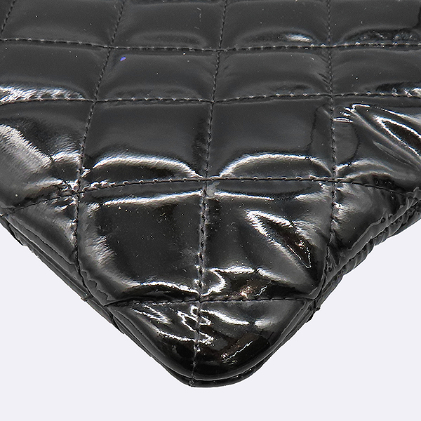Chanel(����) A82545 Ŭ���� ���� ���̴�Ʈ ���� CC �ΰ� ���̵� Ŭ��ġ [��������] �̹���4 - ���̺��� �߰���ǰ