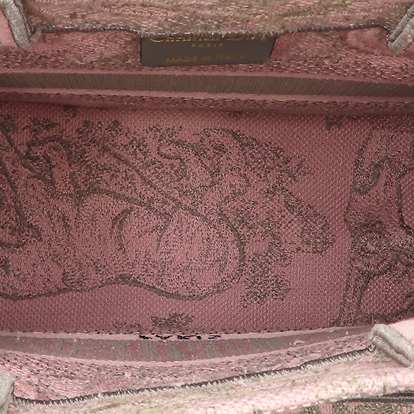 Dior(ũ����î���) M1265ZTDT DIOR BOOK TOTE(�� ��Ʈ) ��ũ Toile de Jouy Reverse �ڼ� ���� ��Ʈ�� [�����] �̹���6 - ���̺��� �߰���ǰ