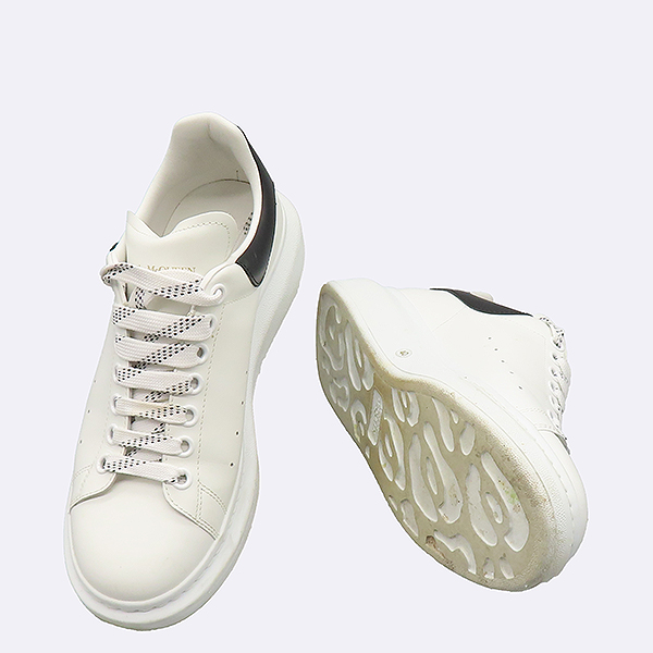 ALEXANDER MCQUEEN(�˷���� ����) 553680 ȭ��Ʈ ���� ������ ������ ������ ����Ŀ�� - 40(250MM) [��������] �̹���3 - ���̺��� �߰���ǰ