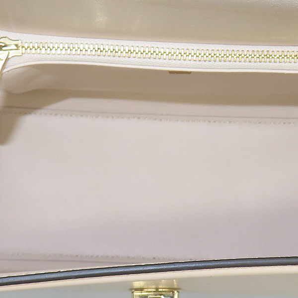 Ferragamo(��󰡸�) 21 H645 ������ ī�� ��Ų �ڽ���(BOXYZ) �̵�� ž�ڵ� ��Ʈ�� + �����Ʈ�� 2WAY [��������] �̹���7 - ���̺��� �߰���ǰ