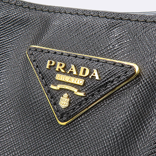 Prada(�����) BN1844 SAFFIANO LUX (���ǾƳ� ����) NERO ���� ���� �ﰢ ���� �ΰ� ��Ʈ��  [��������] �̹���4 - ���̺��� �߰���ǰ