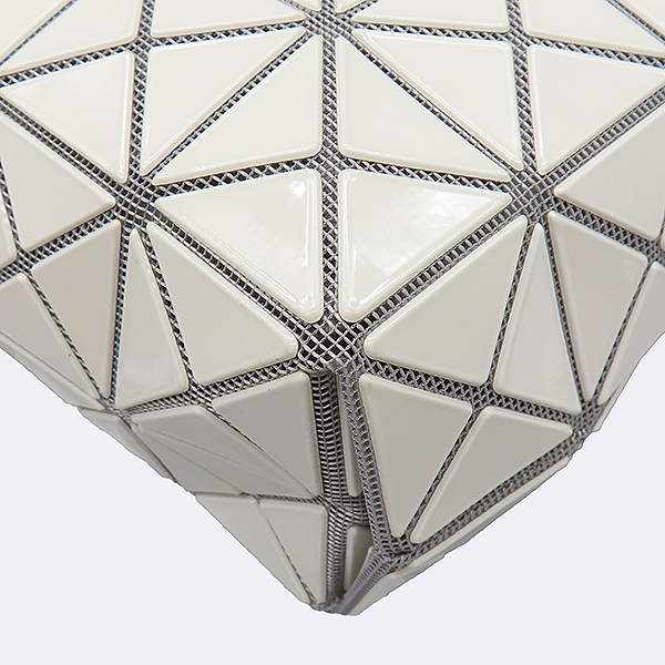 ISSEY MIYAKE(�̼��̹̾���) BB16 -AG591 �׷��� �÷� �ٿ��ٿ� ���� ũ�ν���  [��������] �̹���6 - ���̺��� �߰���ǰ