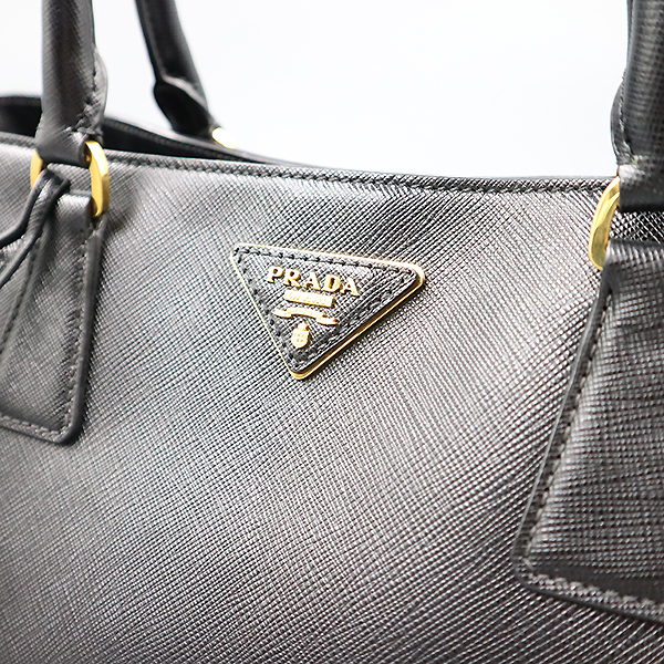 Prada(�����) BN1844 SAFFIANO LUX (���ǾƳ� ����) NERO ���� �÷� �ﰢ ���� �ΰ� ��Ʈ�� [�뱸��������] �̹���4 - ���̺��� �߰���ǰ
