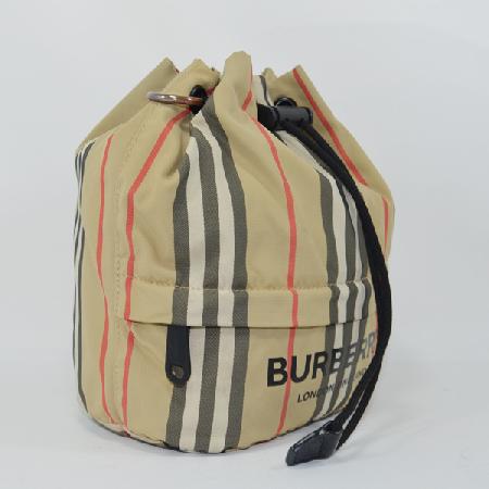 Burberry(������) 8026737 ��ī�̺� ������ ������ ��Ʈ������ ���Ϸ� ��ν�Ʈ�� ��Ŷ �Ŀ�ġ �̹���3 - ���̺��� �߰���ǰ