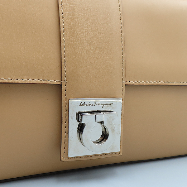 Ferragamo(��󰡸�) 21 1780 ������ ���� ���� ��ġ�� ��Ŭ ����� [�ϳ��̻���] �̹���4 - ���̺��� �߰���ǰ
