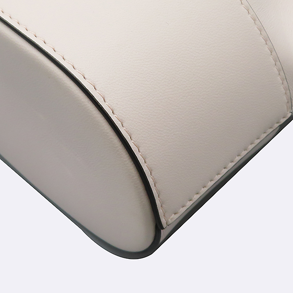 VALENTINO(�߷�Ƽ��) 4W0P0T83HPF ����ũ �÷� ���� ���� V�ΰ� �ñ״�ó ü�� ��Ŷ ũ�ν��� [�ϻ�Ե���] �̹���6 - ���̺��� �߰���ǰ
