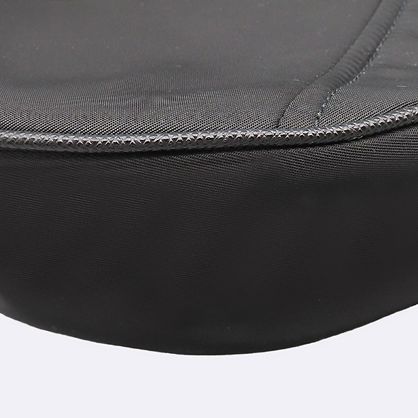 Prada(�����) 1BH222 ���� �����Ϸ� �广�� �ﰢ�ΰ� ��� ü�� ����� + ũ�ν� ��Ʈ�� [�ϻ�Ե���] �̹���5 - ���̺��� �߰���ǰ