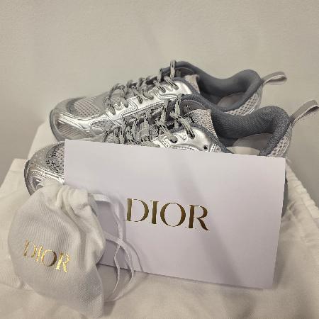 Dior Chrono 스니커즈 그레이 메시 & 실버 톤 래미네이트 레더-이펙트 패널 Dior Chrono 스니커즈 그레이 메시 & 실버 톤 래미네이트 레더-이펙트 패널