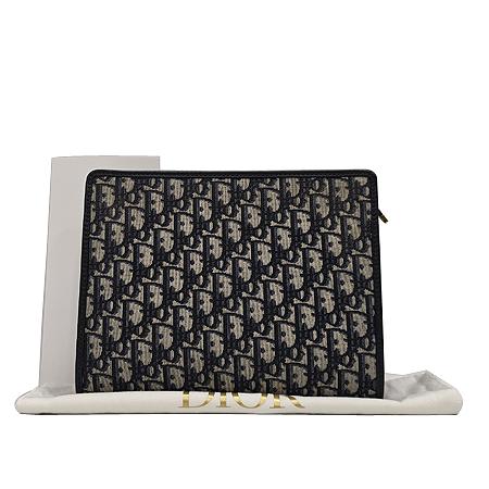 Dior(크리스챤디올) S2107UTZQ 몽테인30 오블리크 미디엄 파우치형 클러치 (광주롯데점) Dior(크리스챤디올) S2107UTZQ 몽테인30 오블리크 미디엄 파우치형 클러치 (광주롯데점)