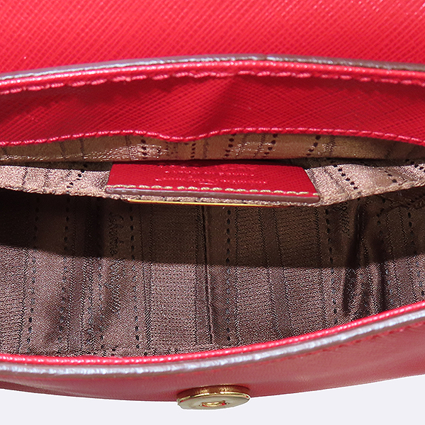 Ferragamo(��󰡸�) 21 C690 ���� ���� ���ǾƳ� ���� ��ġ�� ü�� �̴� ũ�ν��� [��������] �̹���7 - ���̺��� �߰���ǰ