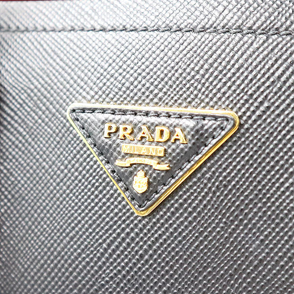 Prada(�����) 1BG887 SAFFIANO(���ǾƳ�) CUIR ���� �κ��� �̵�� ���� �ﰢ �ΰ� ��� ��Ʈ�� + ��� ��Ʈ�� 2WAY[�뱸��������] �̹���4 - ���̺��� �߰���ǰ