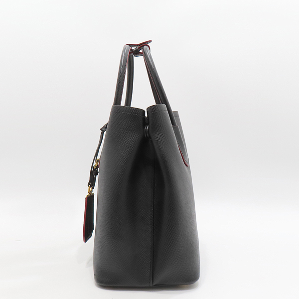 Prada(�����) BN2775 SAFFIANO(���ǾƳ�) ���� ���� �κ��� ����Ż �ﰢ�ΰ� ��Ʈ�� + �����Ʈ�� 2WAY [��õ��] �̹���3 - ���̺��� �߰���ǰ