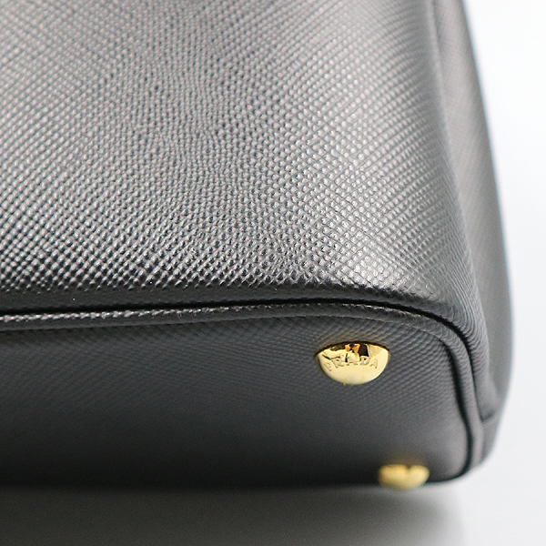 Prada(�����) 1BG887 SAFFIANO(���ǾƳ�) CUIR ���� �κ��� �̵�� ���� �ﰢ �ΰ� ��� ��Ʈ�� + ��� ��Ʈ�� 2WAY[�뱸��������] �̹���6 - ���̺��� �߰���ǰ