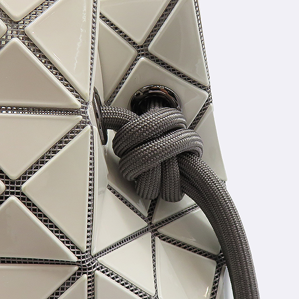ISSEY MIYAKE(�̼��̹̾���) BB16 -AG591 �׷��� �÷� �ٿ��ٿ� ���� ũ�ν���  [��������] �̹���5 - ���̺��� �߰���ǰ