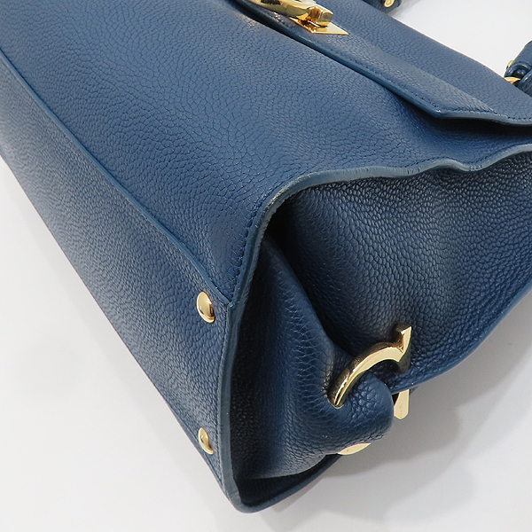 Ferragamo(��󰡸�) 21 E530 ���� ���� ��ġ�� ���� �ΰ� ���Ǿ� ��Ʈ�� (��Ʈ�� �н�) [��õ��] �̹���6 - ���̺��� �߰���ǰ