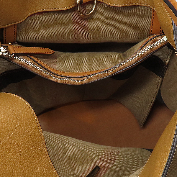 Burberry(������) 39829371 �ֽ��� ĵ���� ���� Ʈ���� ����� 2WAY + �����Ŀ�ġ [��������] �̹���7 - ���̺��� �߰���ǰ