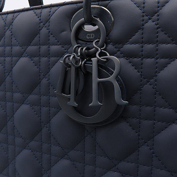 Dior(ũ����î���) M0566SLOI M858 ��Ʈ ���̺� ���� LADY DIOR (���̵� ���) ���� ��Ʈ�� + �����Ʈ�� 2WAY [��������] �̹���5 - ���̺��� �߰���ǰ