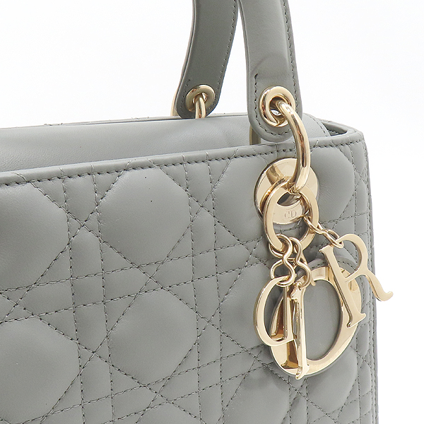 Dior(ũ����î���) M0565ONGE �׷��� ��� ����Ų LADY DIOR ���̵� ��� �̵�� ������ ��Ʈ�� + ũ�ν� ��Ʈ�� [��õ��] �̹���5 - ���̺��� �߰���ǰ