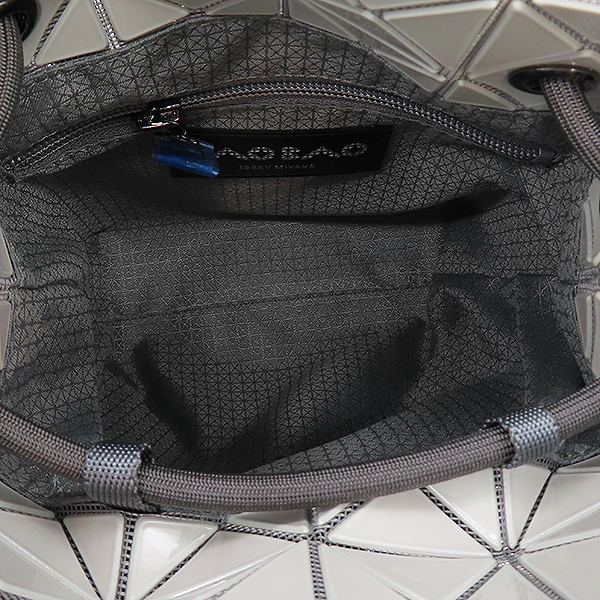 ISSEY MIYAKE(�̼��̹̾���) BB16 -AG591 �׷��� �÷� �ٿ��ٿ� ���� ũ�ν���  [��������] �̹���7 - ���̺��� �߰���ǰ