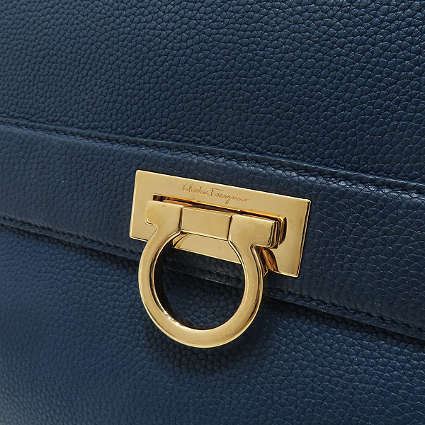 Ferragamo(��󰡸�) 21 E530 ���� ���� ��ġ�� ���� �ΰ� ���Ǿ� ��Ʈ�� (��Ʈ�� �н�) [��õ��] �̹���5 - ���̺��� �߰���ǰ
