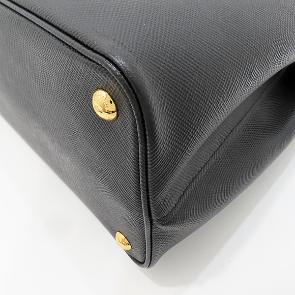 Prada(�����) BN2775 SAFFIANO(���ǾƳ�) ���� ���� �κ��� ����Ż �ﰢ�ΰ� ��Ʈ�� + �����Ʈ�� 2WAY [��õ��] �̹���6 - ���̺��� �߰���ǰ