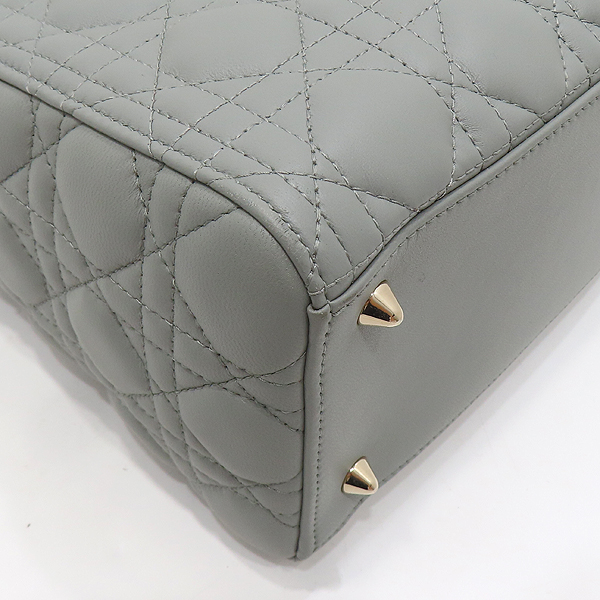 Dior(ũ����î���) M0565ONGE �׷��� ��� ����Ų LADY DIOR ���̵� ��� �̵�� ������ ��Ʈ�� + ũ�ν� ��Ʈ�� [��õ��] �̹���6 - ���̺��� �߰���ǰ