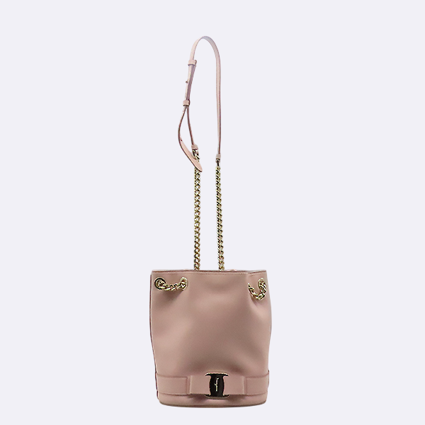 Ferragamo(��󰡸�) 21 H491 �ٶ� ���� ��Ŷ�� ũ�ν��� [�λ꼾�Һ���] �̹���2 - ���̺��� �߰���ǰ