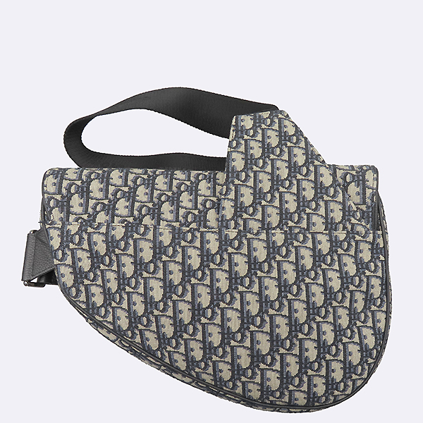 Dior(ũ����î���) 1ADPO211YKY OBLIQUE(������ũ) SADDLE(����) �ƽ� ���� �� �Ŀ�ġ ũ�ν��� [�ϻ�Ե���] �̹���3 - ���̺��� �߰���ǰ