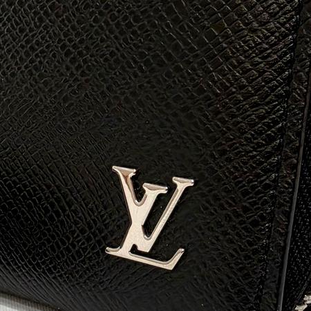 Louis Vuitton(루이비통) M69409 블랙 타이가 레더 지피 드라곤느 장지갑 + 스트랩 ((광주롯데점)) Louis Vuitton(루이비통) M69409 블랙 타이가 레더 지피 드라곤느 장지갑 + 스트랩 ((광주롯데점))