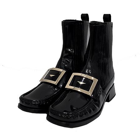 Roger Vivier(로저비비에) RVW63331250 블랙 비브 레인저 페이던트 메탈 버클 첼시 앵클 부츠(245MM) (광주롯데점) Roger Vivier(로저비비에) RVW63331250 블랙 비브 레인저 페이던트 메탈 버클 첼시 앵클 부츠(245MM) (광주롯데점)