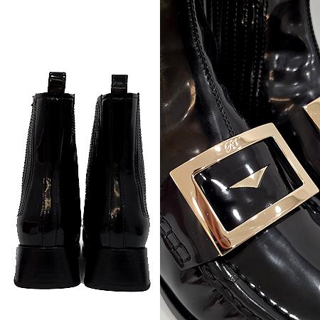 Roger Vivier(로저비비에) RVW63331250 블랙 비브 레인저 페이던트 메탈 버클 첼시 앵클 부츠(245MM) (광주롯데점) Roger Vivier(로저비비에) RVW63331250 블랙 비브 레인저 페이던트 메탈 버클 첼시 앵클 부츠(245MM) (광주롯데점)