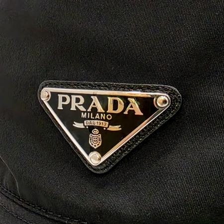 Prada(프라다) 1HC137 블랙 리나일론 삼각로고 버킷 모자- S사이즈 (광주롯데점) Prada(프라다) 1HC137 블랙 리나일론 삼각로고 버킷 모자- S사이즈 (광주롯데점)